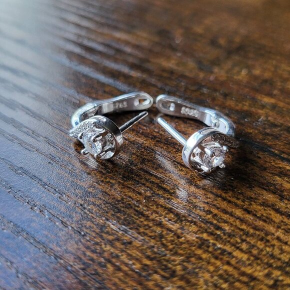 NWT 925 STERLING SILVER ROUND CUBIC ZIRCONIA HOOP EARRINGS - Picture 1 of 4